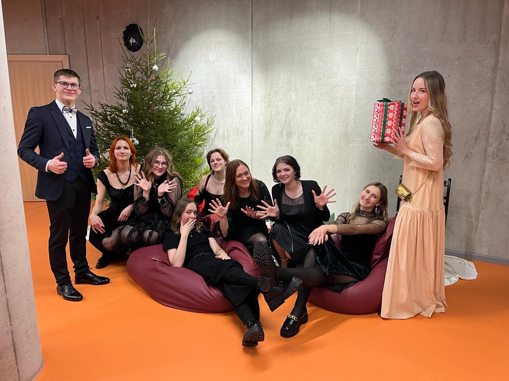 foto ar mūziaks studiju.JPG