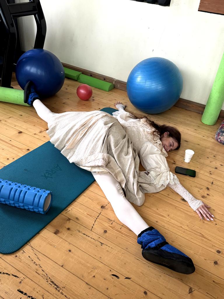 jauns-Patrīcija Klenoviča_Elīna Eksa pēc operas izrādes Jenūfa1 copy 2.jpg