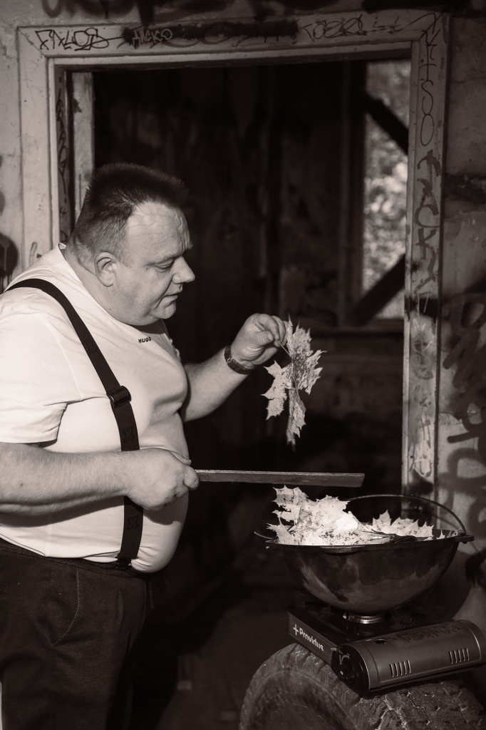 10Normālības ilūzija B&W virtuve_lbb3 copy.png